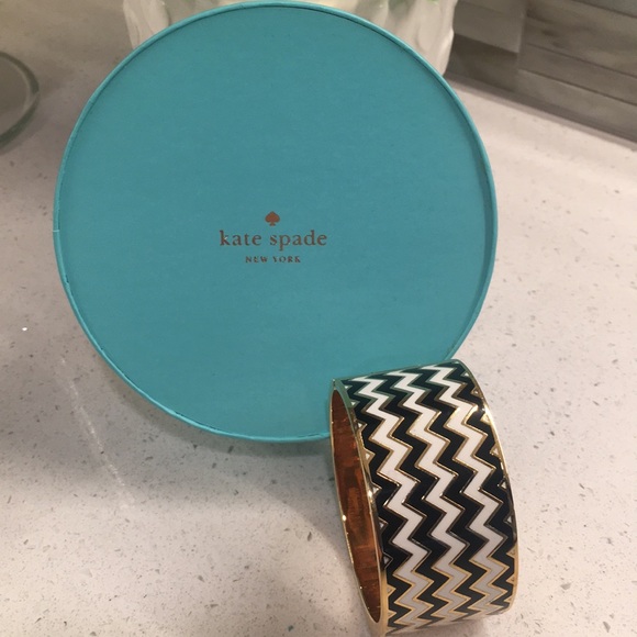 Kate Spade bracelet  Chevron - Picture 1 of 5